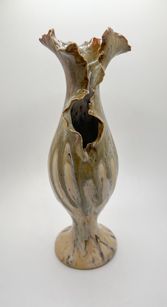 Handcrafted Porcelain Vase: Radiant Mini Burst Ceramic Vessel