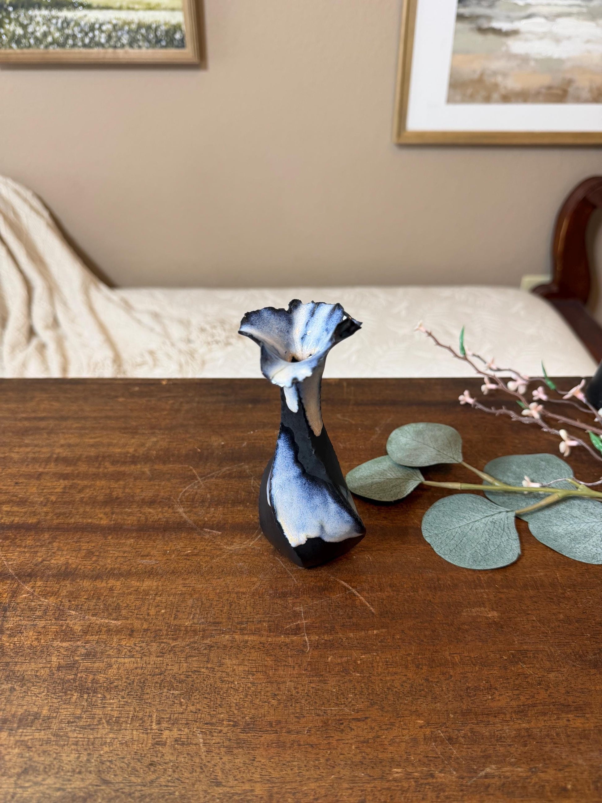 Midnight Crest Mini Vase